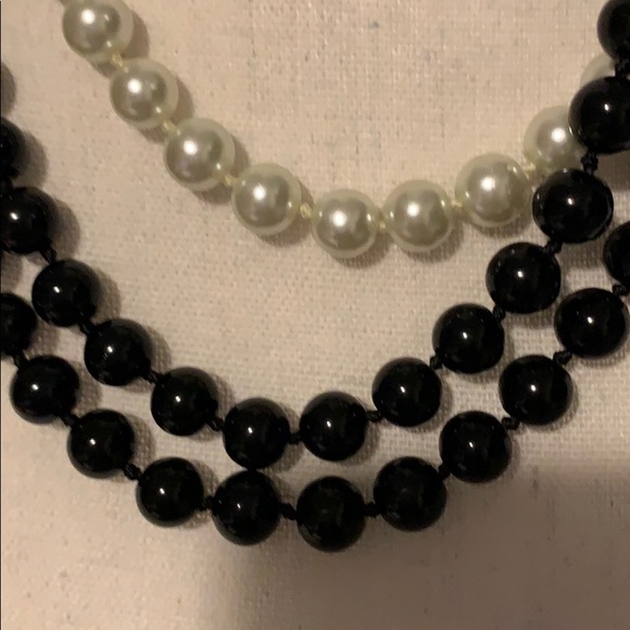 Chanel Pearl CC Beaded Long Necklace Blk & white - Picture 7 of 8